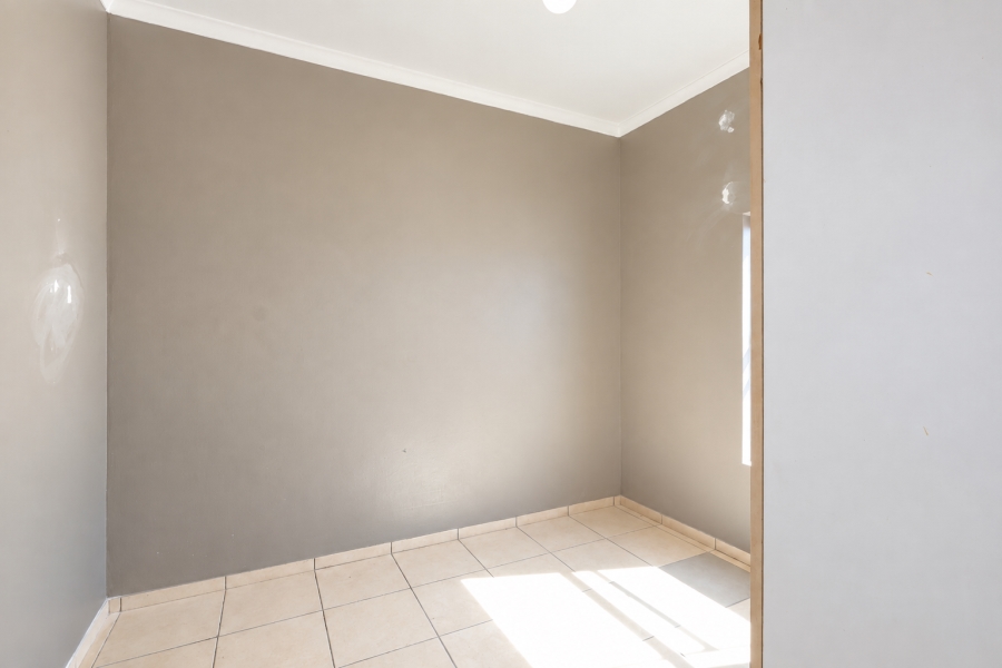 2 Bedroom Property for Sale in Parklands East Western Cape